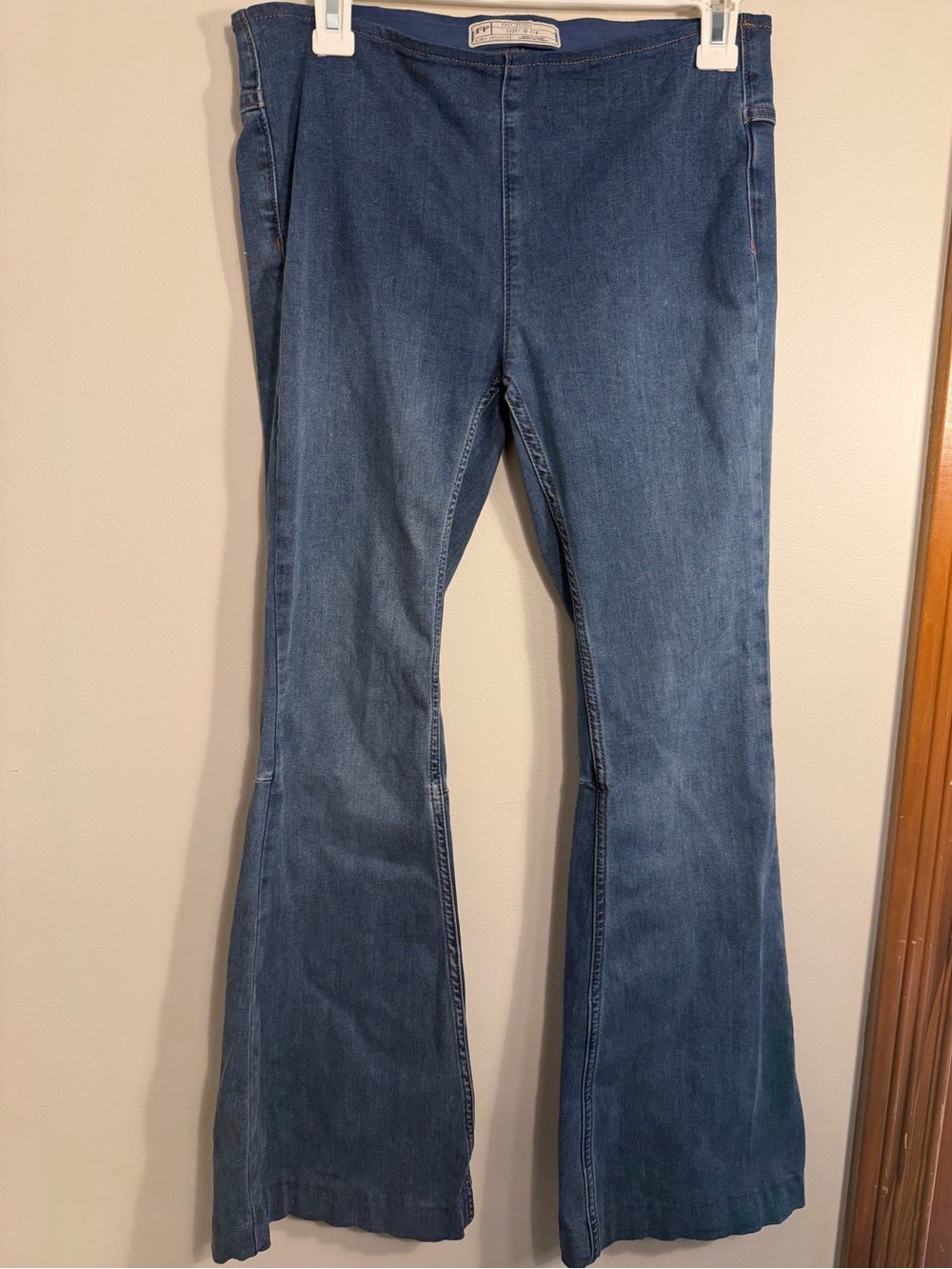 We The Free Midwash Penny Pull-On Flare Jeans Size 27